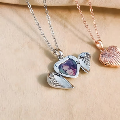Heart-Shaped Photo Pendant Jewelry Set - Diamond-Cut Pendant with Engravable Bracelet