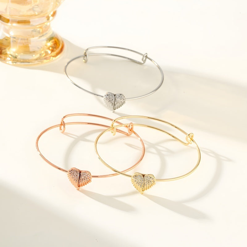 Heart-Shaped Photo Pendant Jewelry Set - Diamond-Cut Pendant with Engravable Bracelet