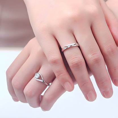 Modern unisex couple rings, adjustable size, set with moissanite
